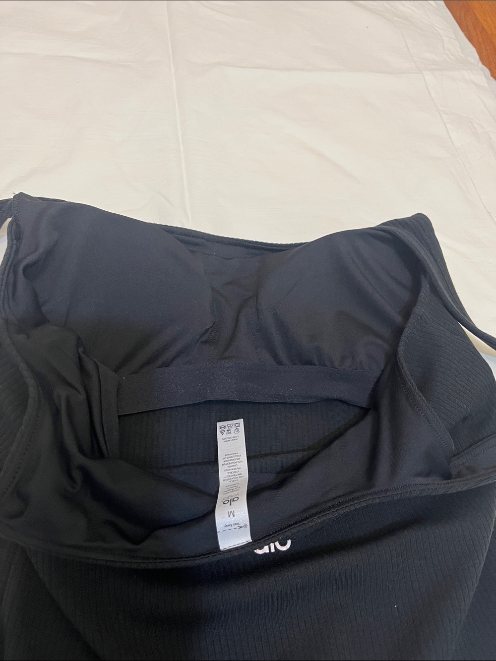 ALO Yoga NWOT Black Ribbed Square Neck Tank M - Picture 5 of 9